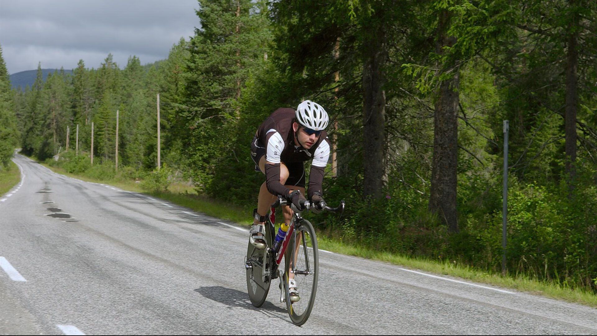 kaiyun.com-《电竞产业链中的创新创业机会：从硬件到内容全景分析》，电竞行业产业链的构成是什么