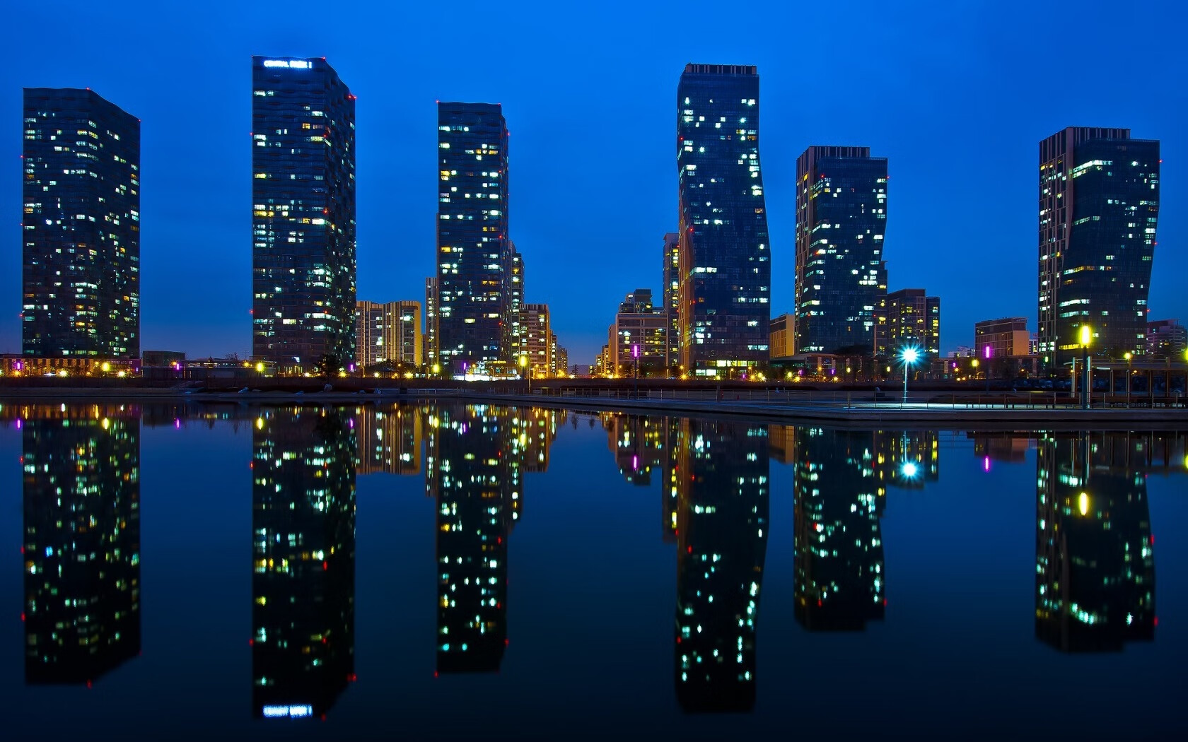 开云中国大陆-球员卡尔德拉在尤文图斯比赛中表现出色，卡尔德拉诺十佳球