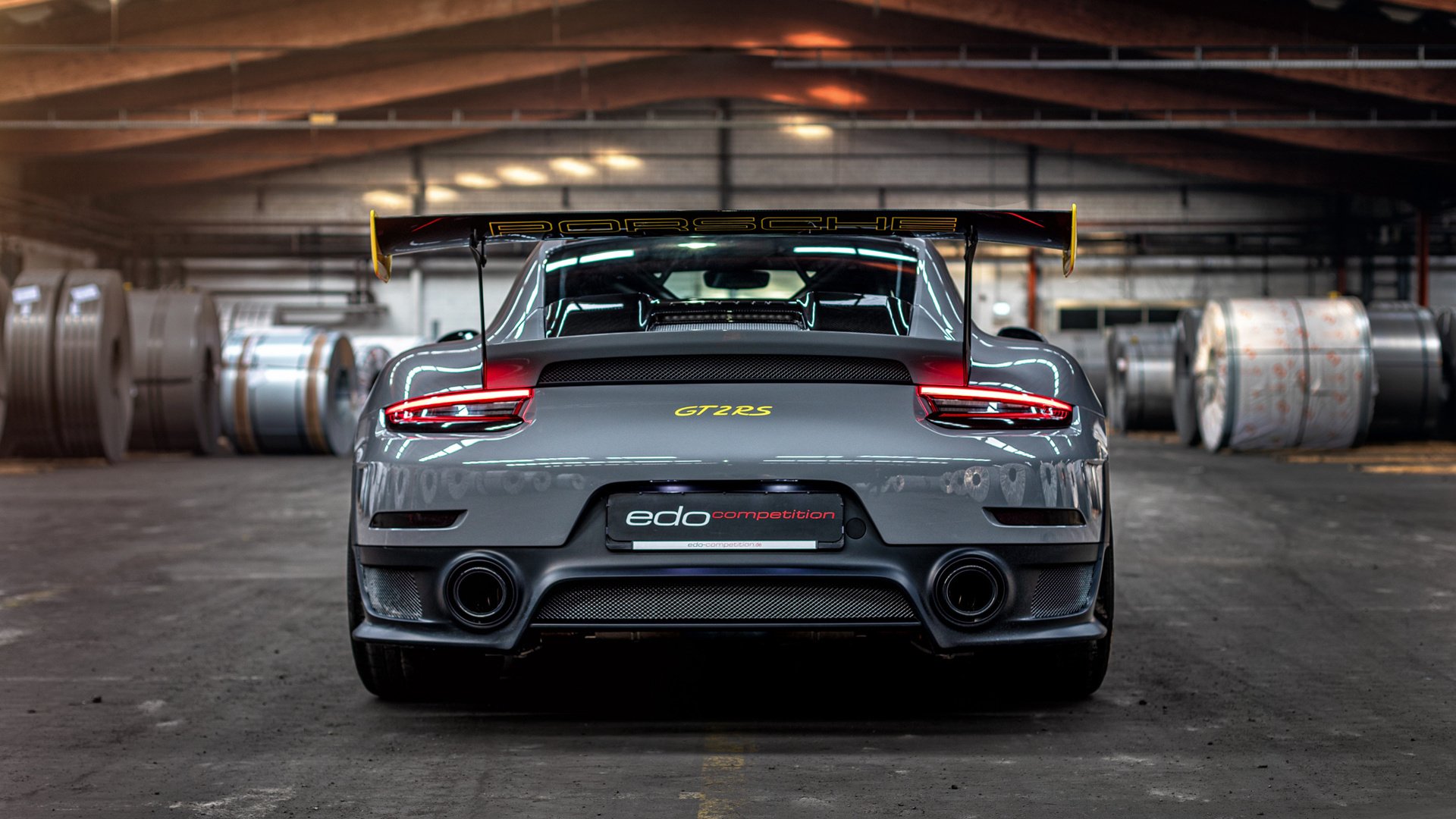 开云平台-红遍大江南北，足球狂热燃烧全城，足球让人热血沸腾